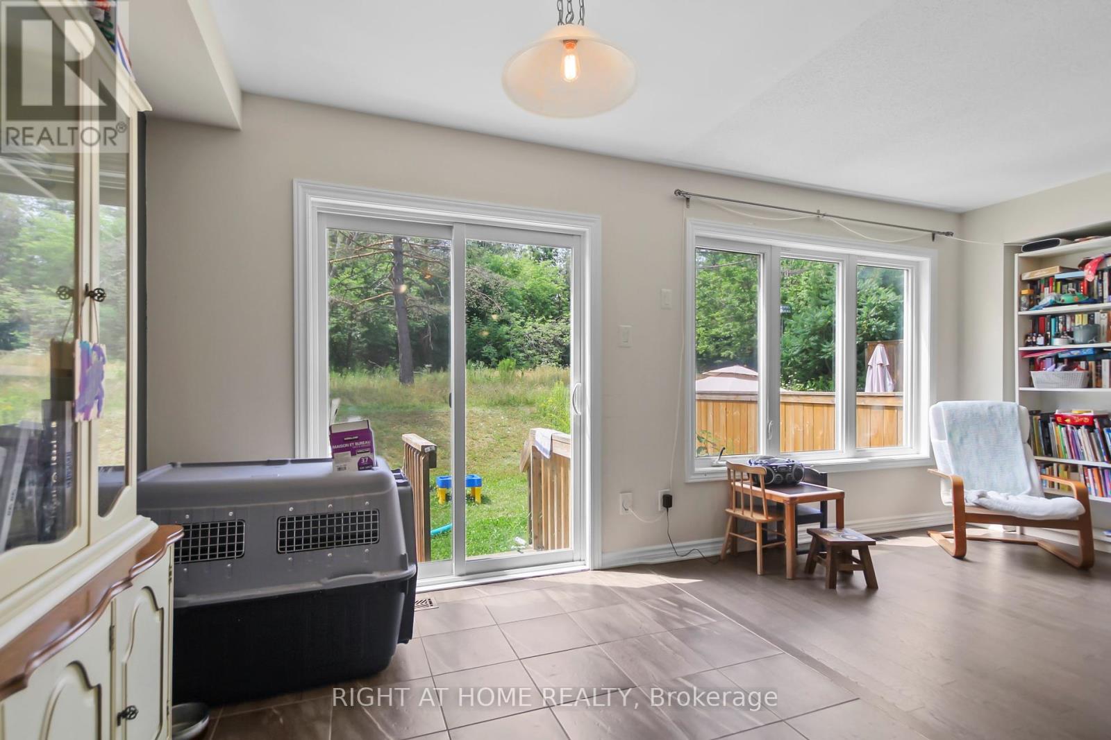 Photo 37 of 209 Hartsmere Drive, Ottawa ON