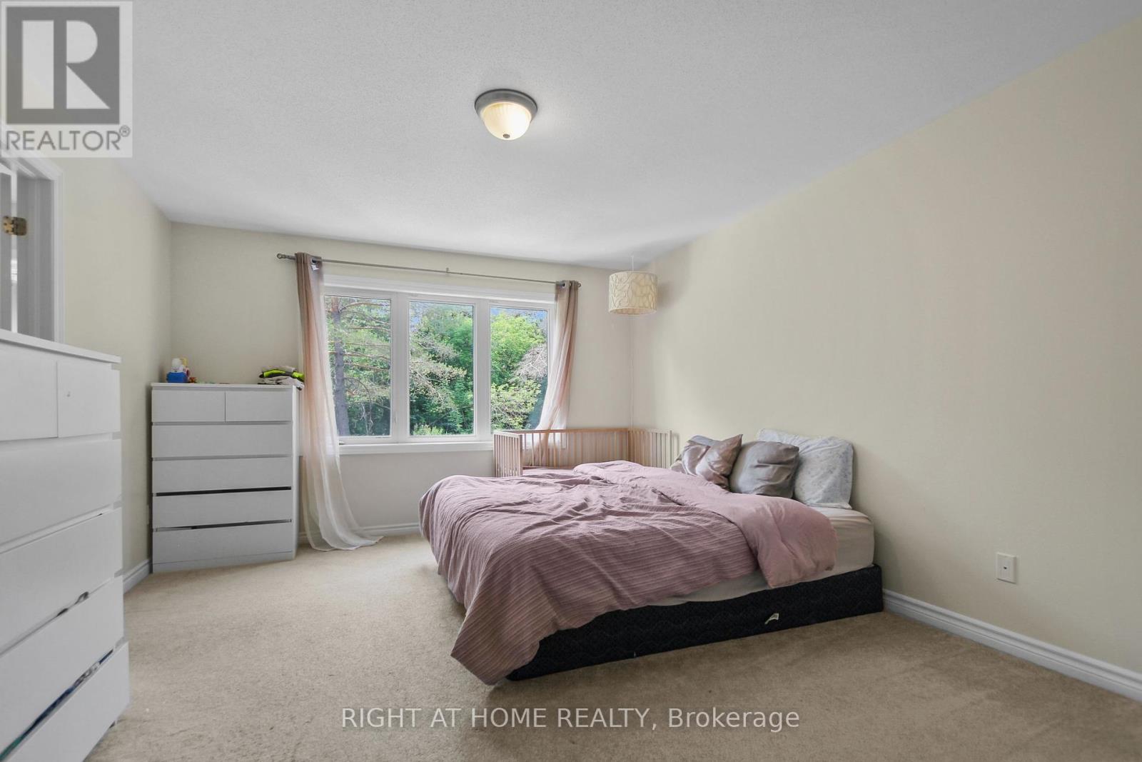 Photo 35 of 209 Hartsmere Drive, Ottawa ON