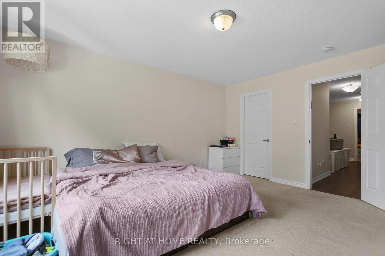 Photo 5 of 209 Hartsmere Drive, Ottawa ON