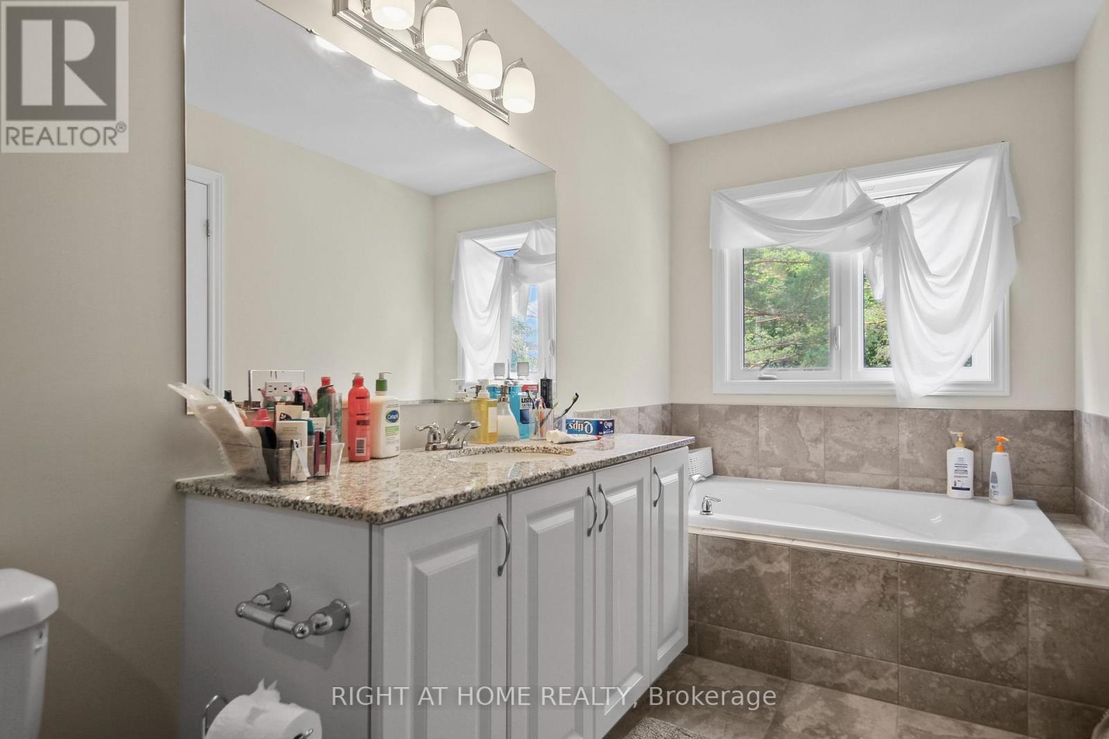 Photo 30 of 209 Hartsmere Drive, Ottawa ON