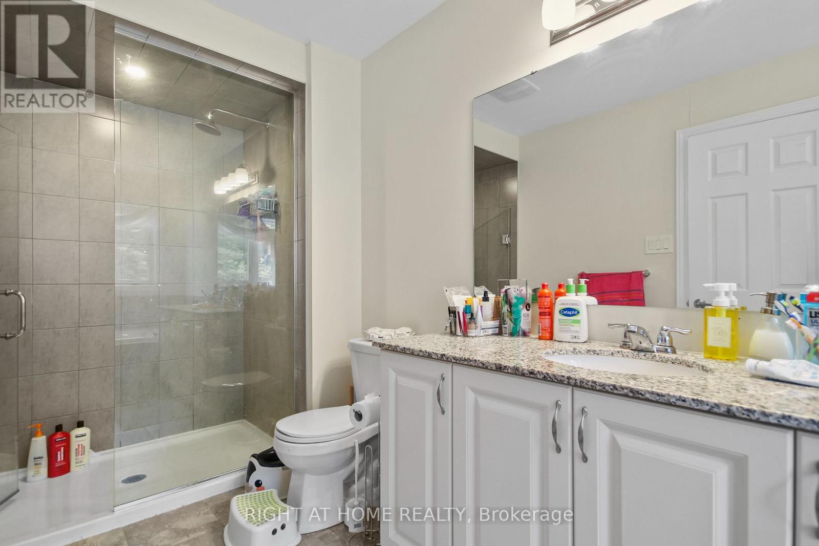 Photo 9 of 209 Hartsmere Drive, Ottawa ON