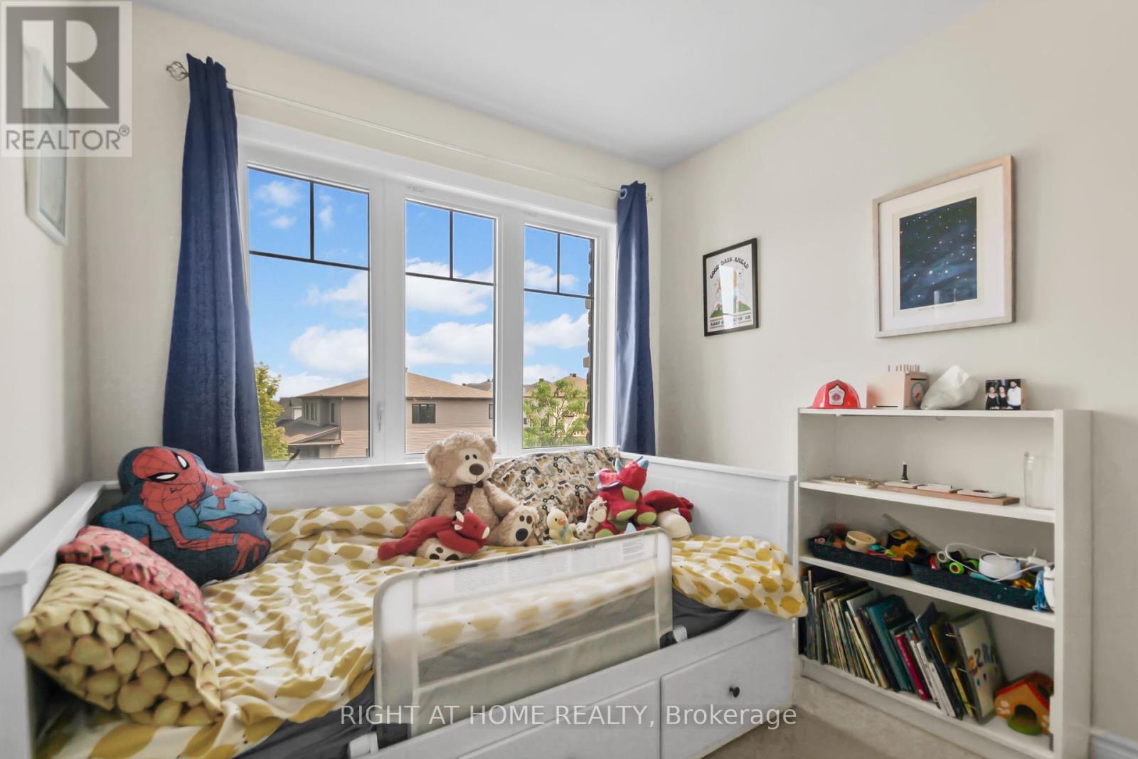 Photo 12 of 209 Hartsmere Drive, Ottawa ON