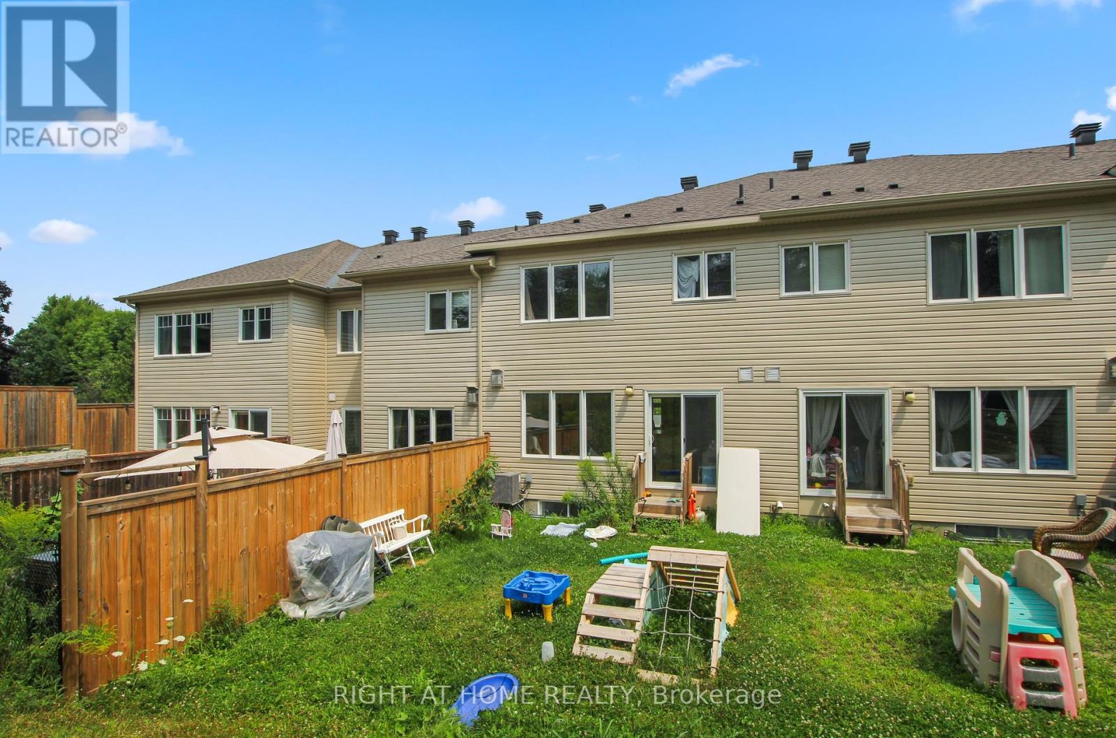 Photo 21 of 209 Hartsmere Drive, Ottawa ON