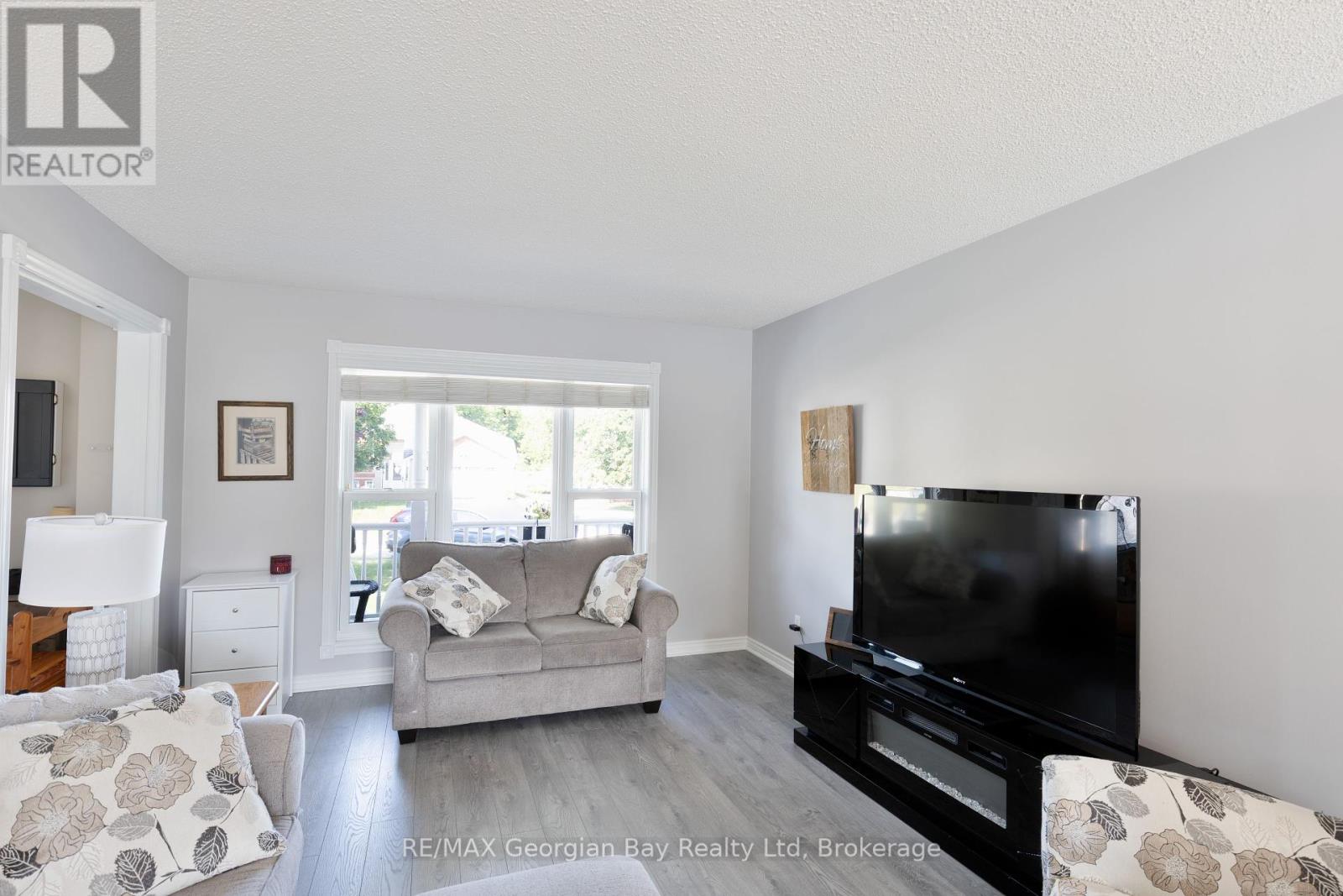 Photo 30 of 9 Copeland Street, Penetanguishene ON
