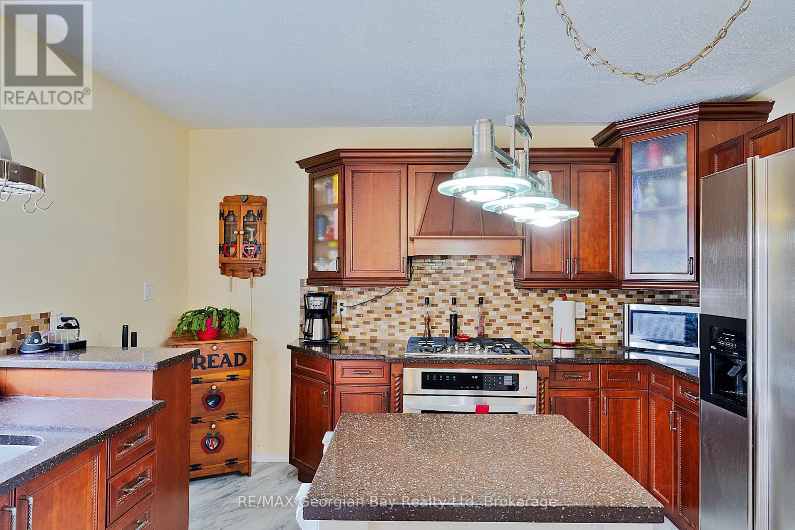 Photo 35 of 739 Simcoe Avenue, Tay ON