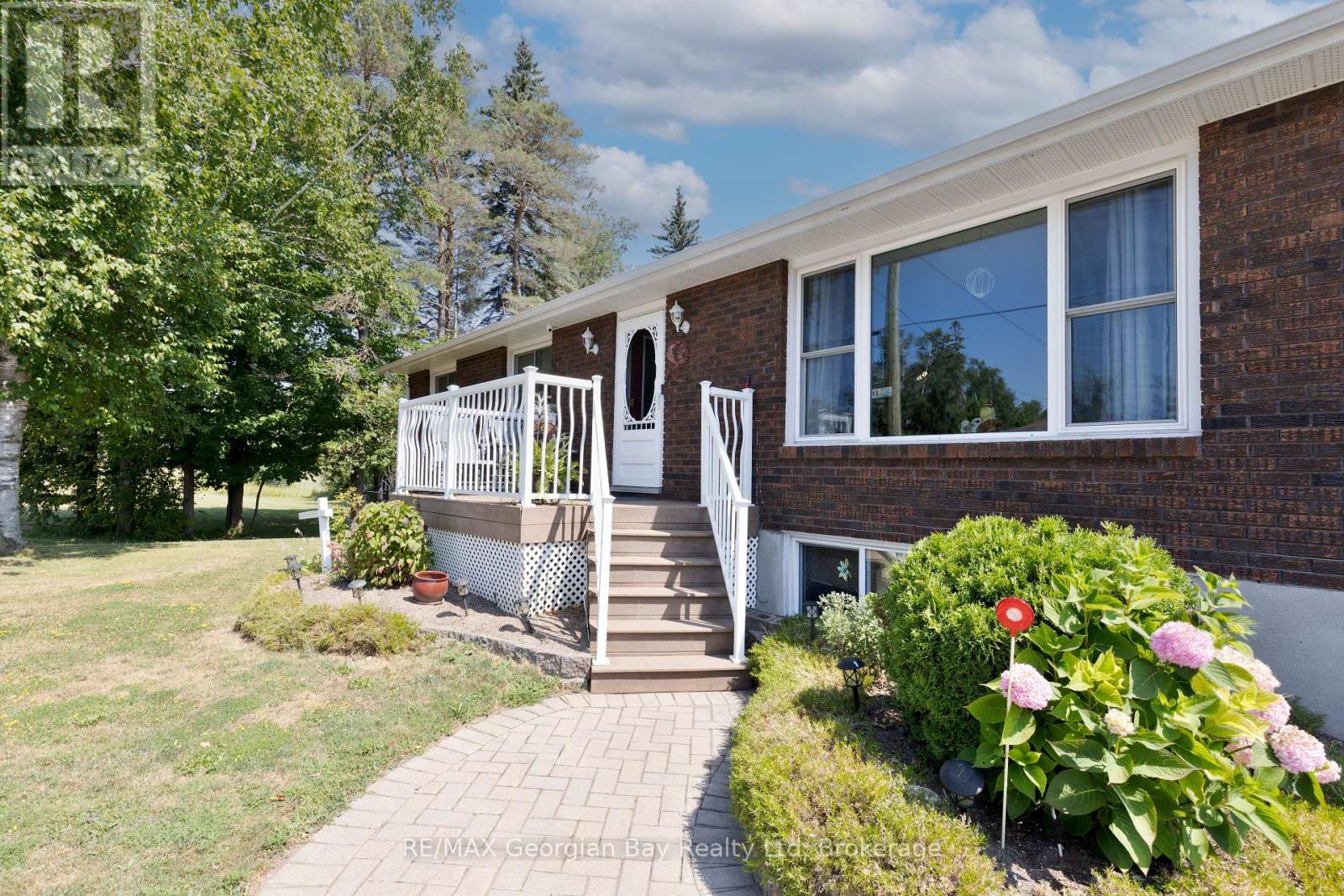 Photo 23 of 739 Simcoe Avenue, Tay ON