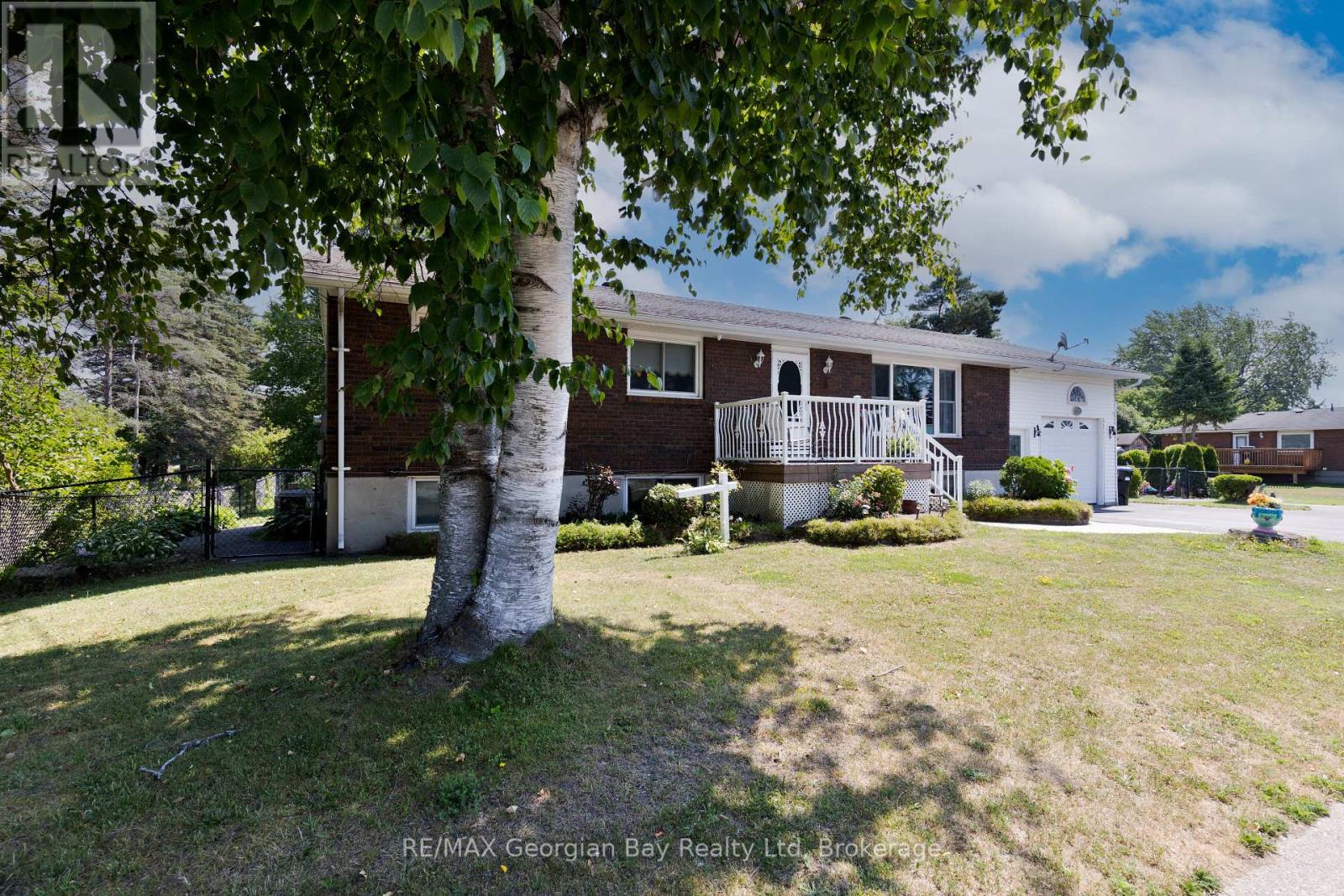Photo 32 of 739 Simcoe Avenue, Tay ON