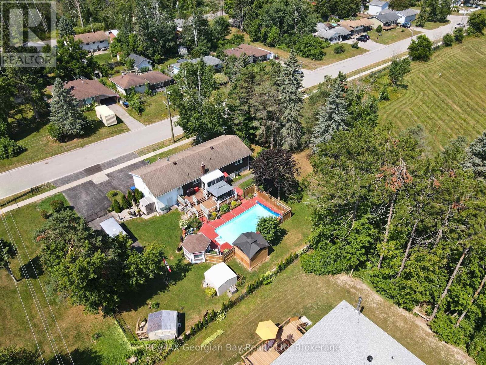 Photo 19 of 739 Simcoe Avenue, Tay ON