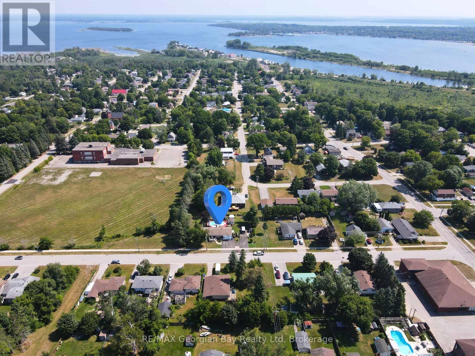 Photo 17 of 739 Simcoe Avenue, Tay ON