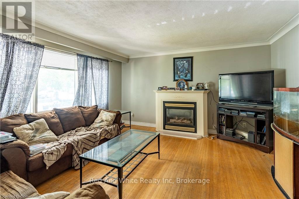Photo 30 of 104 Boniface Avenue, Kitchener ON