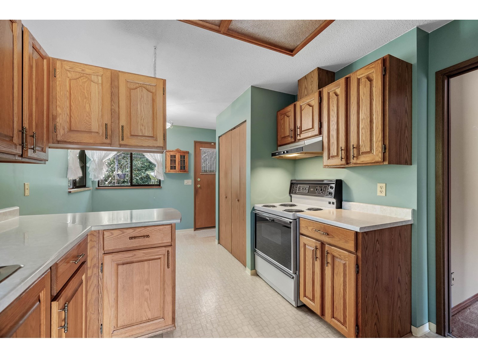 Photo 24 of 20886 94 B Avenue, Langley BC