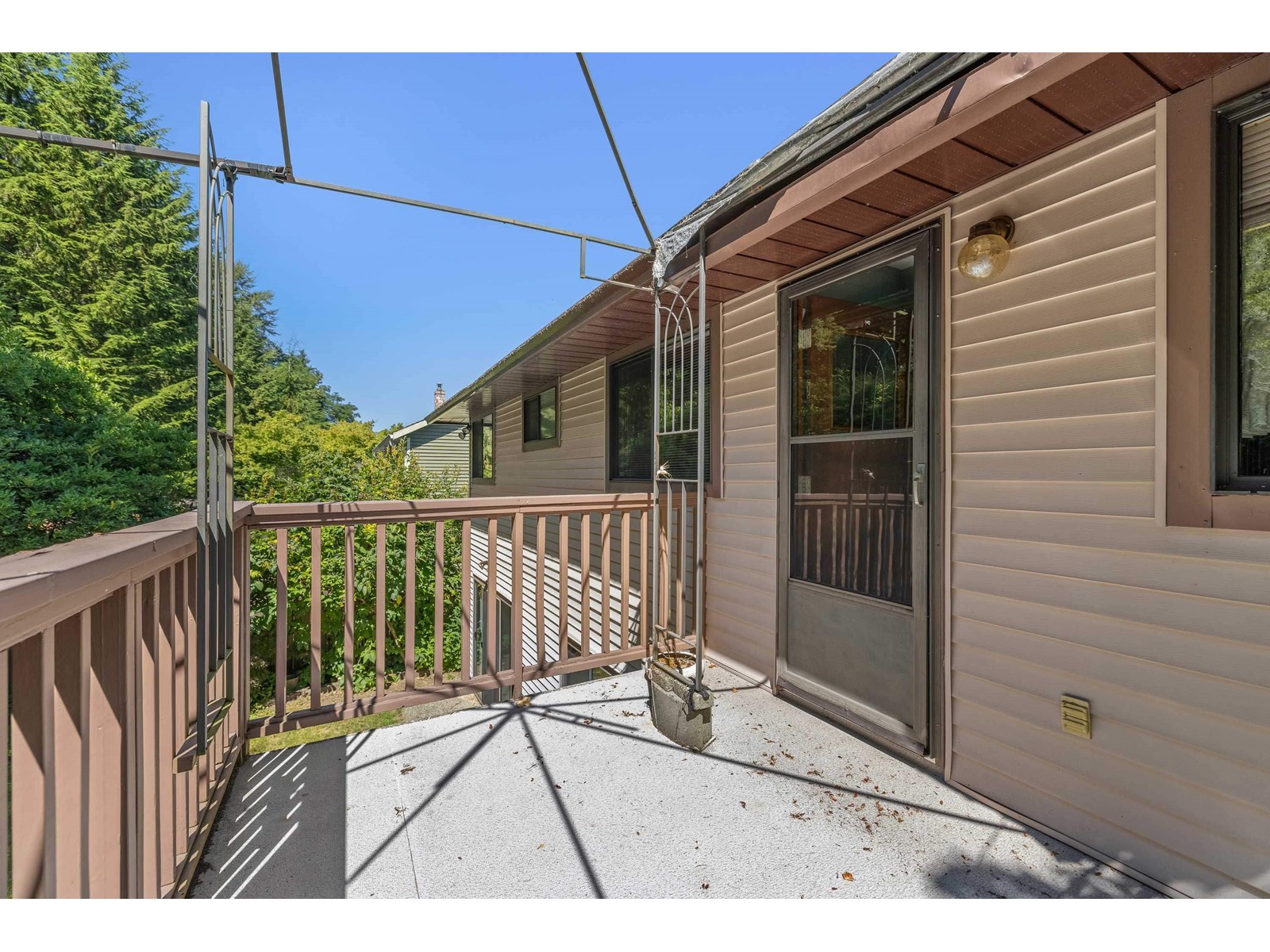 Photo 12 of 20886 94 B Avenue, Langley BC