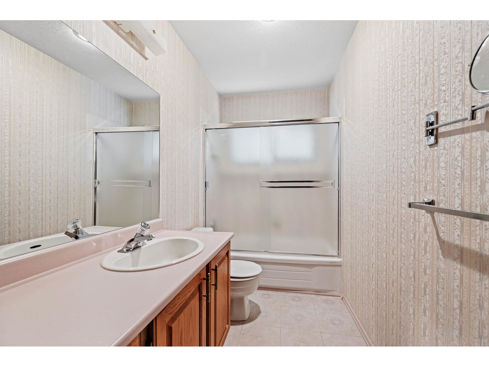 Photo 20 of 20886 94 B Avenue, Langley BC