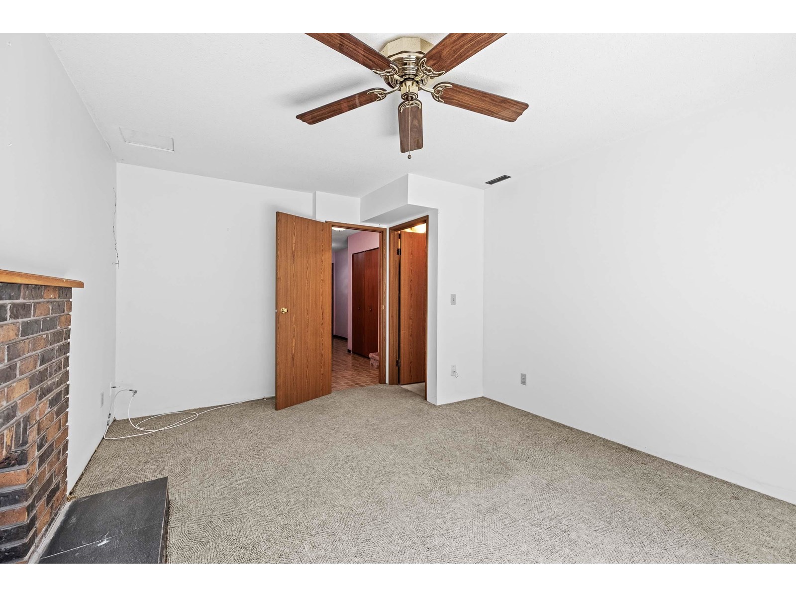 Photo 5 of 20886 94 B Avenue, Langley BC