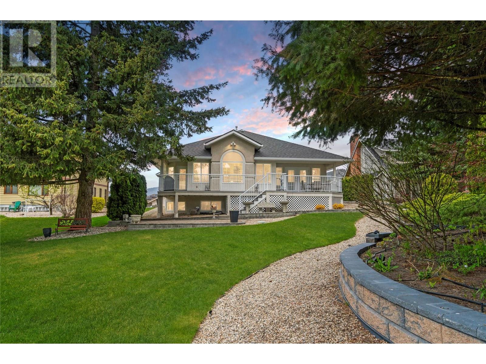 Photo 2 of 2602 Golf Course Drive, Blind Bay BC
