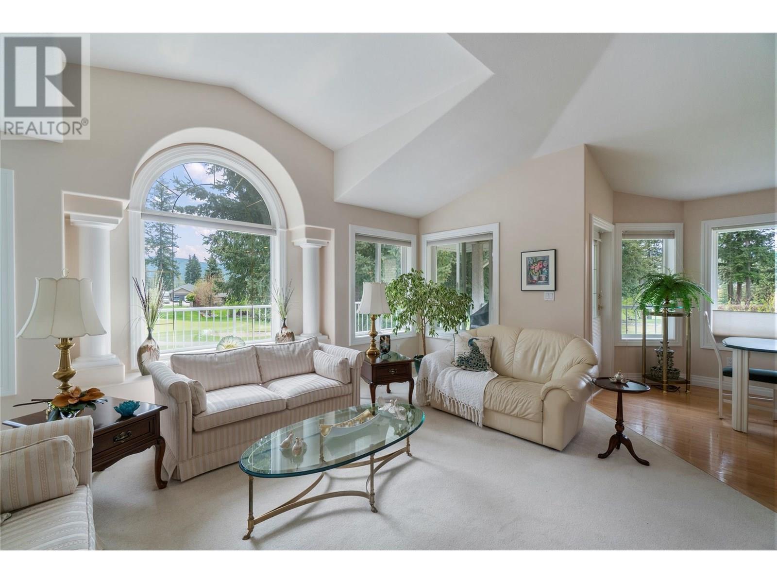 Photo 7 of 2602 Golf Course Drive, Blind Bay BC