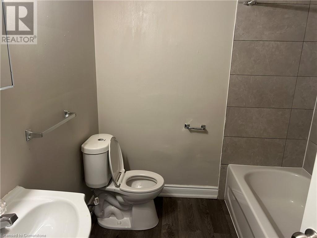 Photo 8 of 744 Lincoln Street Unit 8, Welland ON