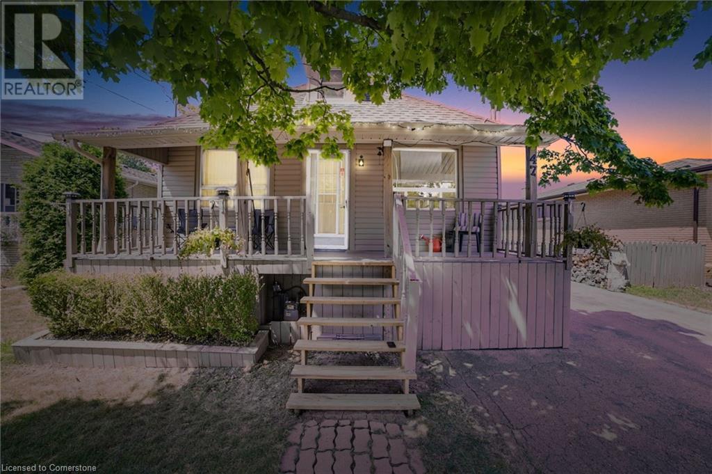 Photo 1 of 47 Worsley Road, Stoney Creek ON