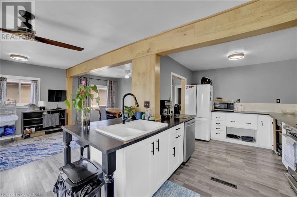 Photo 13 of 47 Worsley Road, Stoney Creek ON