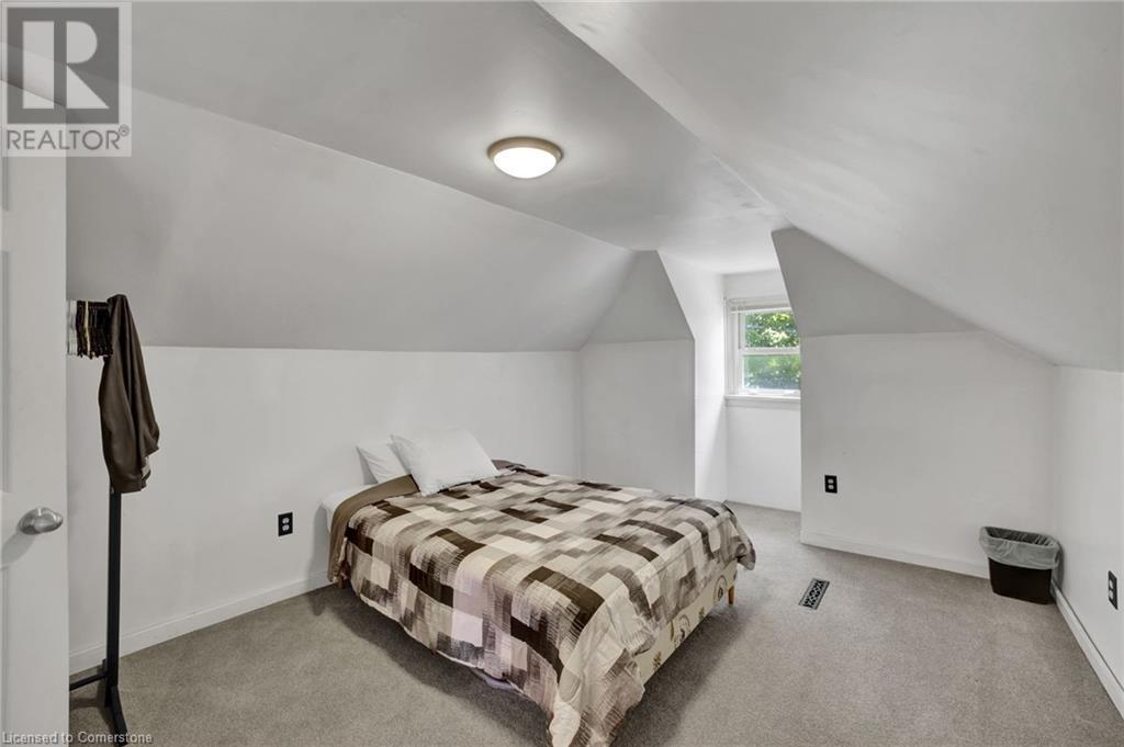 Photo 18 of 47 Worsley Road, Stoney Creek ON