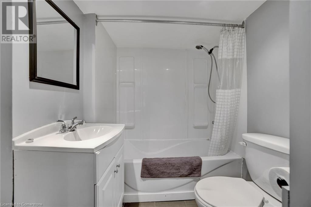 Photo 26 of 47 Worsley Road, Stoney Creek ON