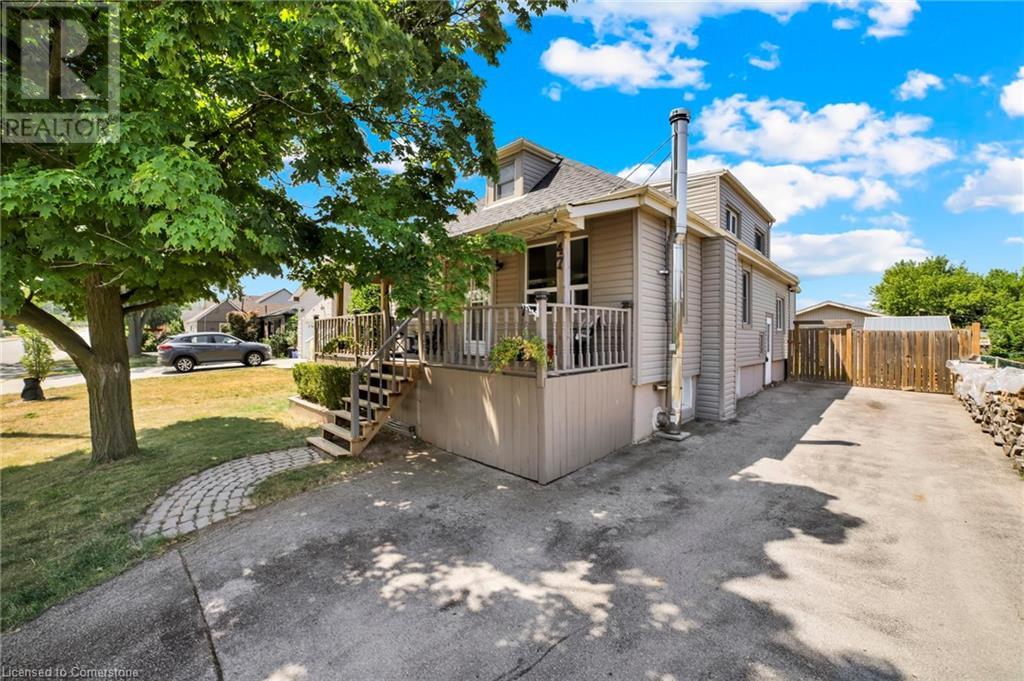 Photo 3 of 47 Worsley Road, Stoney Creek ON