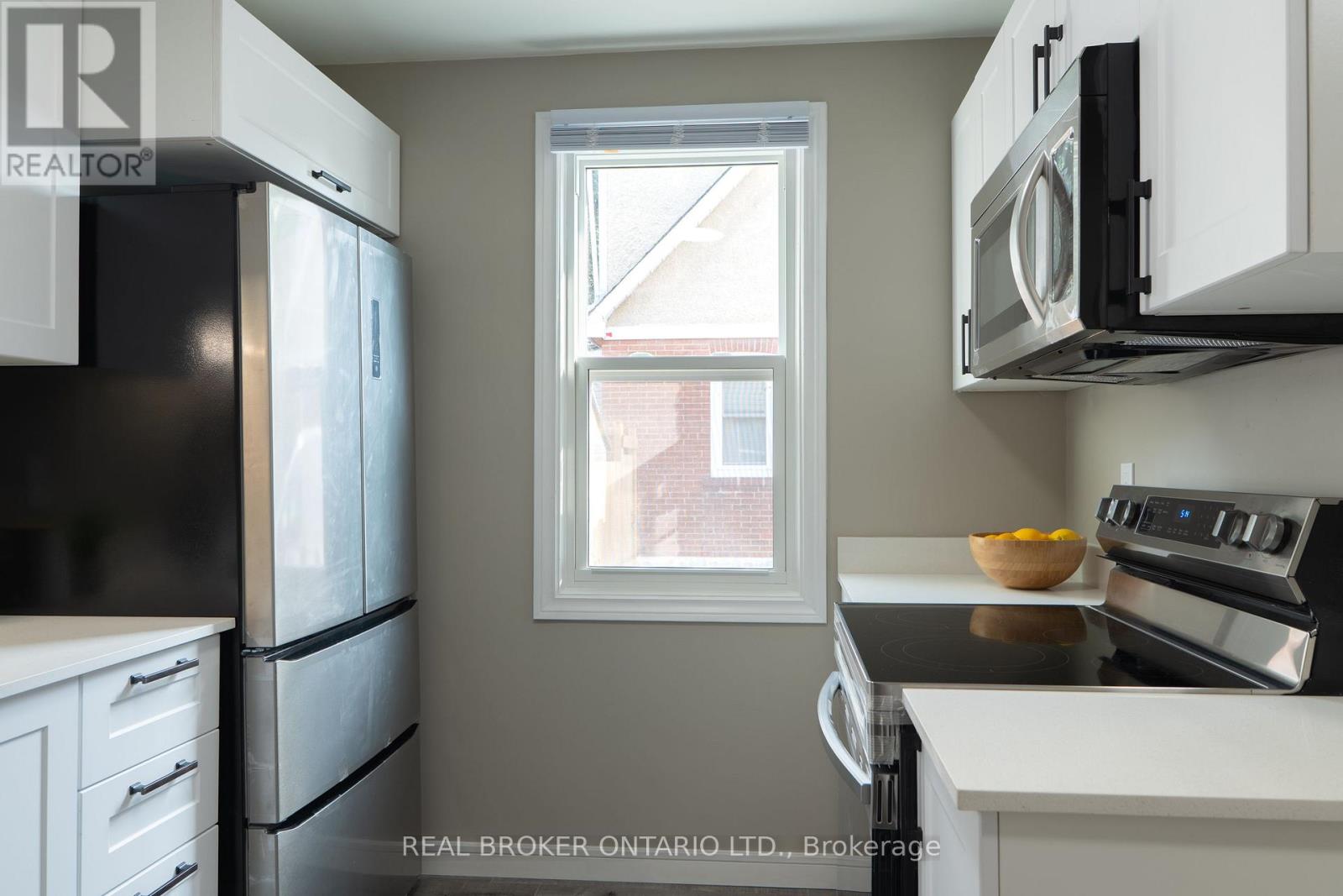 Photo 21 of 39 Cloverhill Road, Hamilton ON