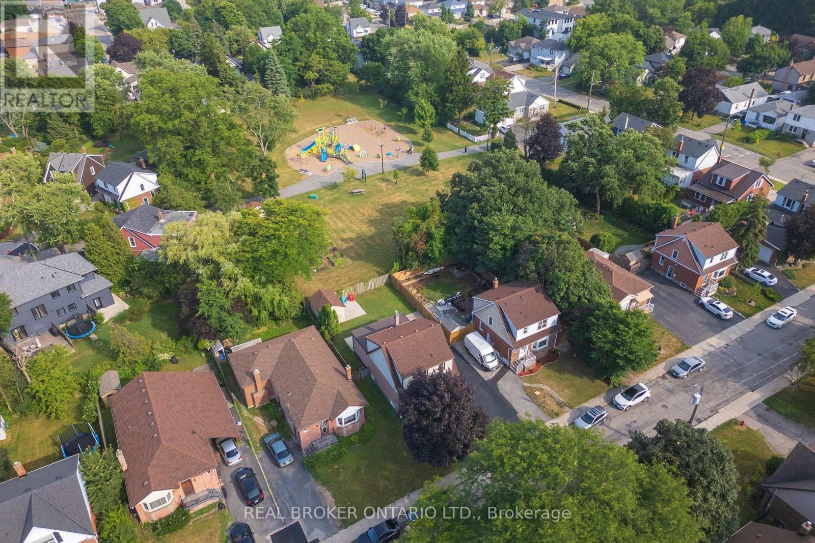 Photo 26 of 39 Cloverhill Road, Hamilton ON