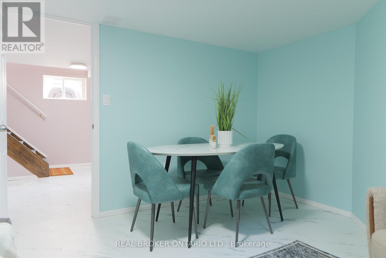 Photo 12 of 39 Cloverhill Road, Hamilton ON