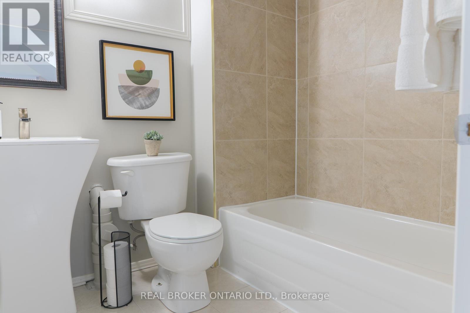 Photo 38 of 39 Cloverhill Road, Hamilton ON