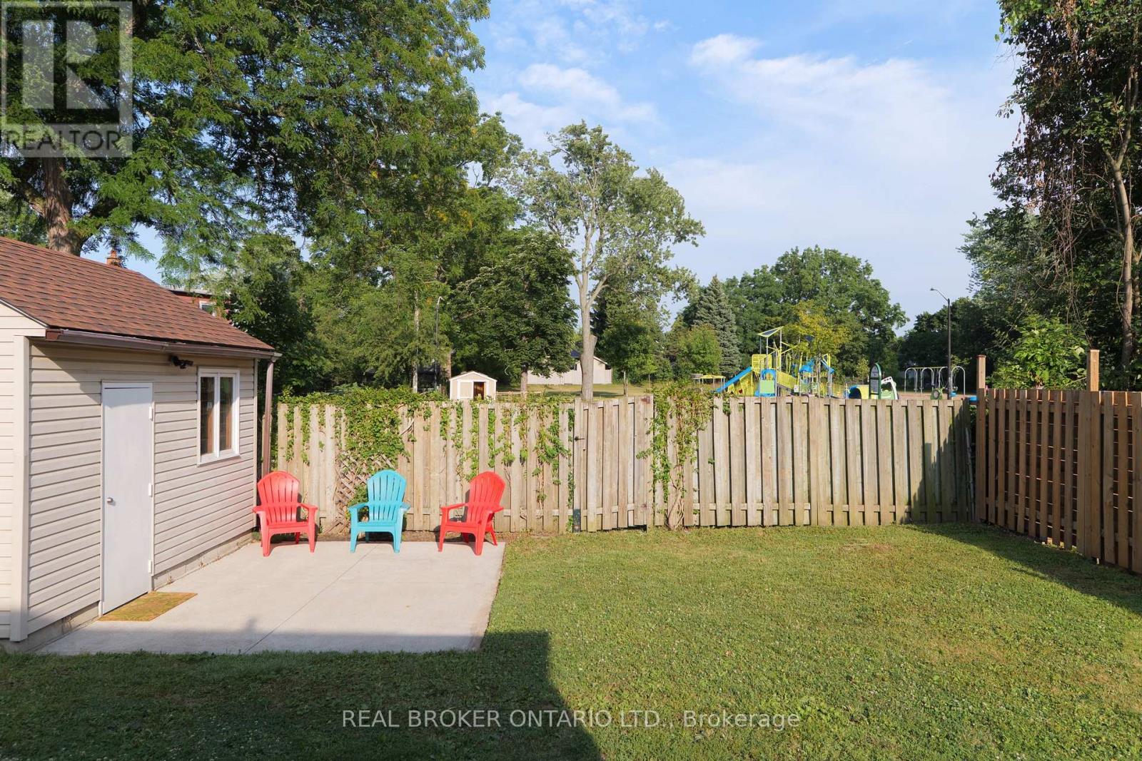 Photo 33 of 39 Cloverhill Road, Hamilton ON