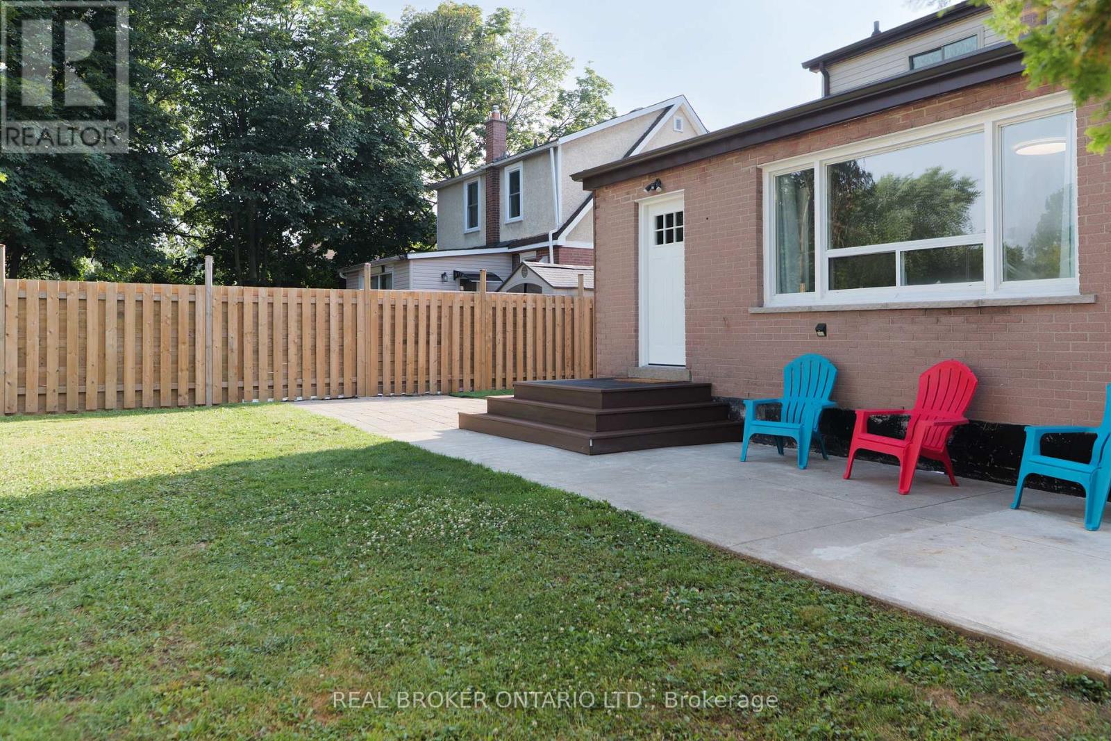 Photo 18 of 39 Cloverhill Road, Hamilton ON