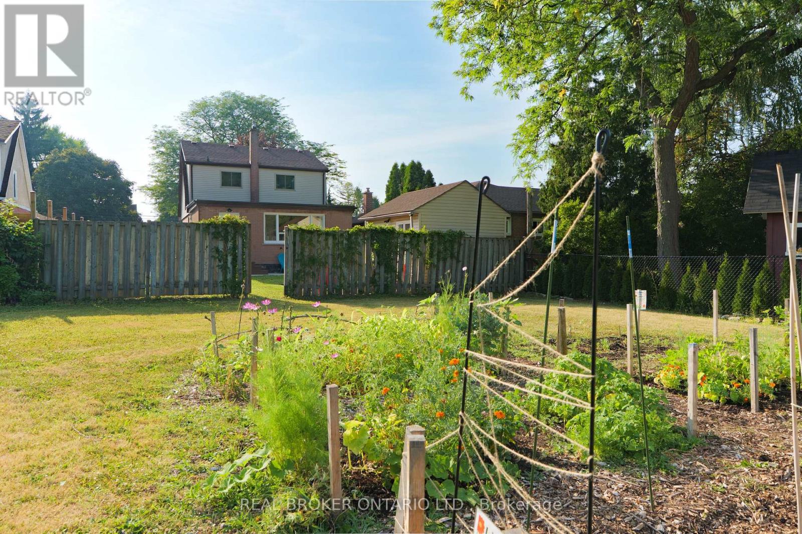 Photo 44 of 39 Cloverhill Road, Hamilton ON