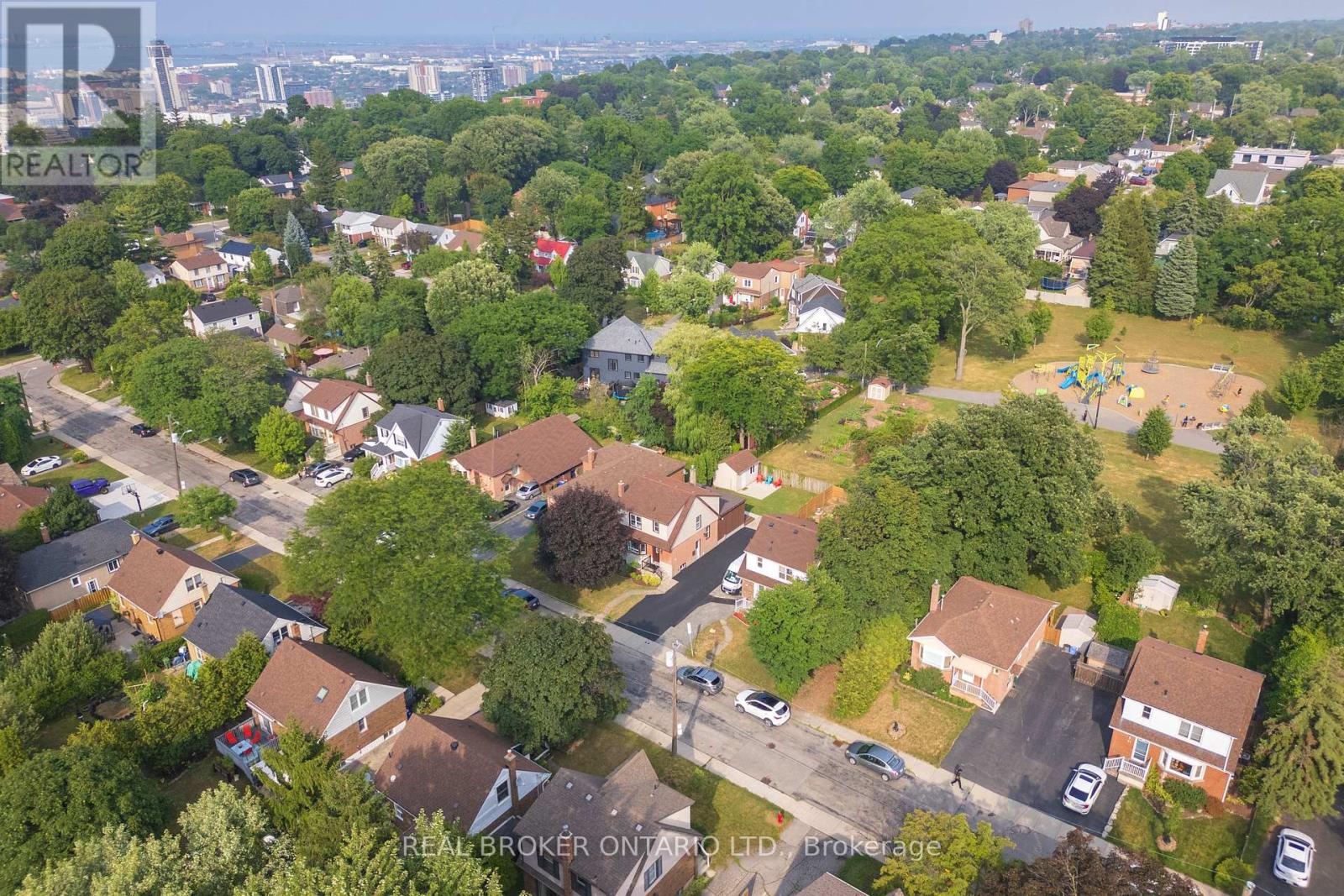 Photo 11 of 39 Cloverhill Road, Hamilton ON