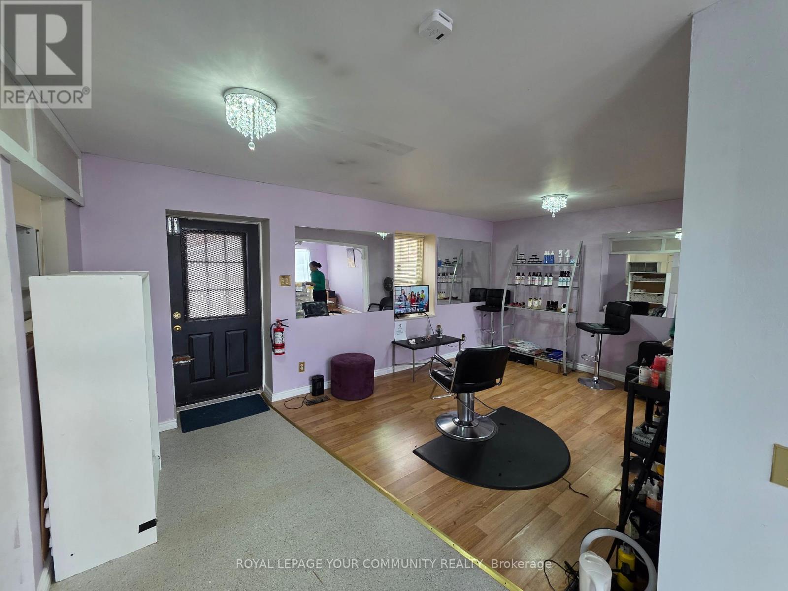 Photo 4 of 381 Queen Street, Peterborough Central ON
