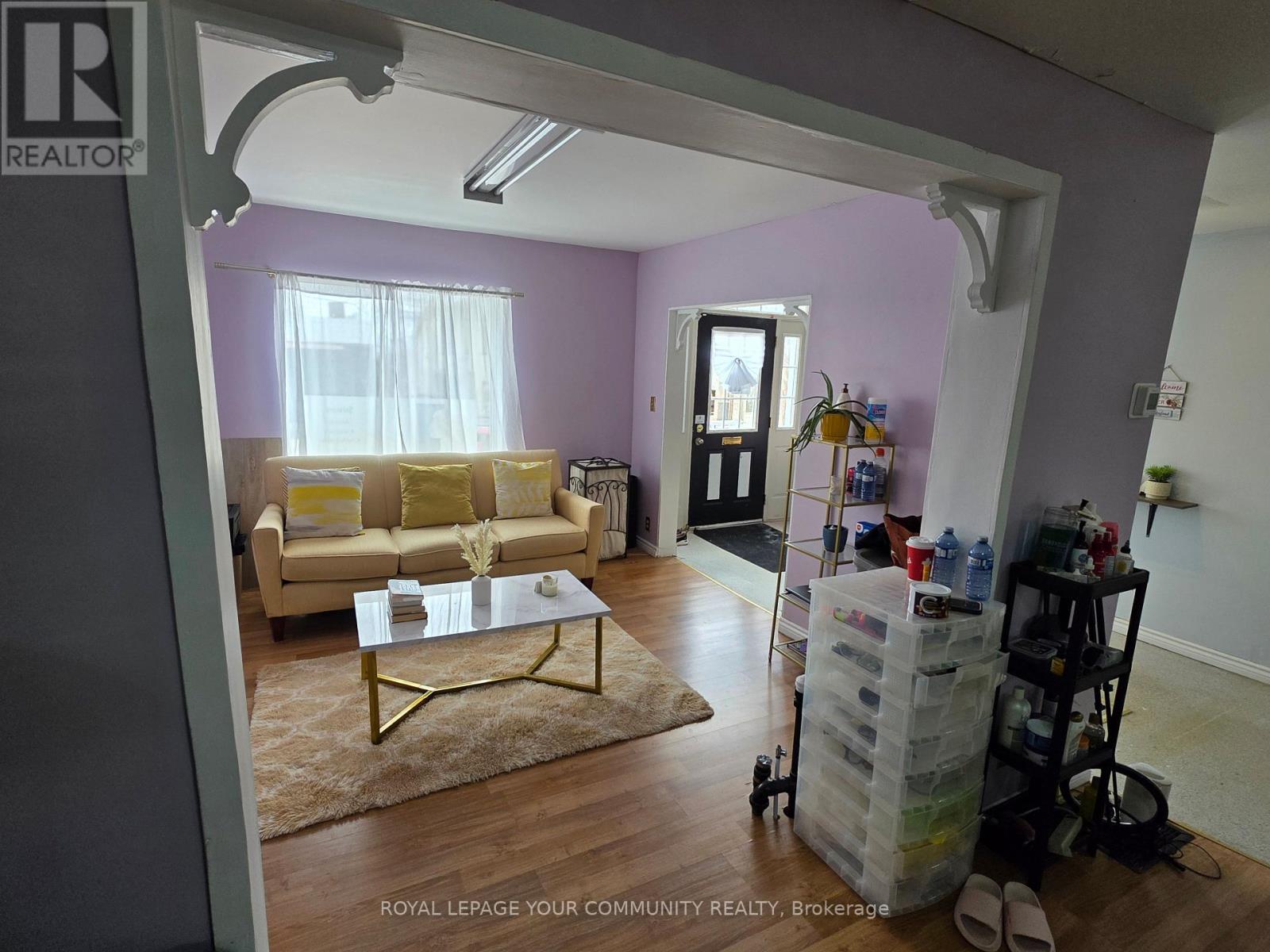 Photo 6 of 381 Queen Street, Peterborough Central ON
