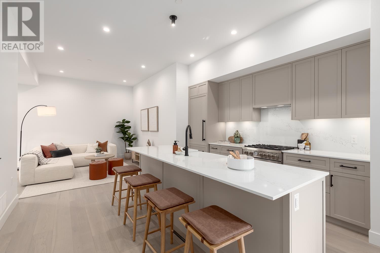 Photo 3 of 1061 Semlin Drive, Vancouver BC