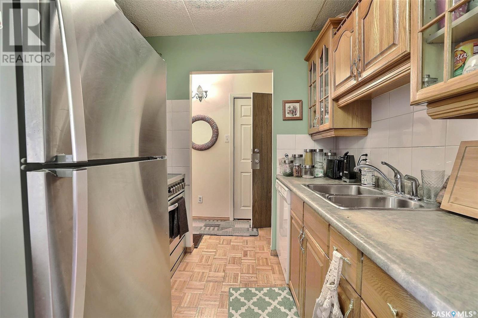 Photo 3 of 512 4045 Rae Street, Regina SK