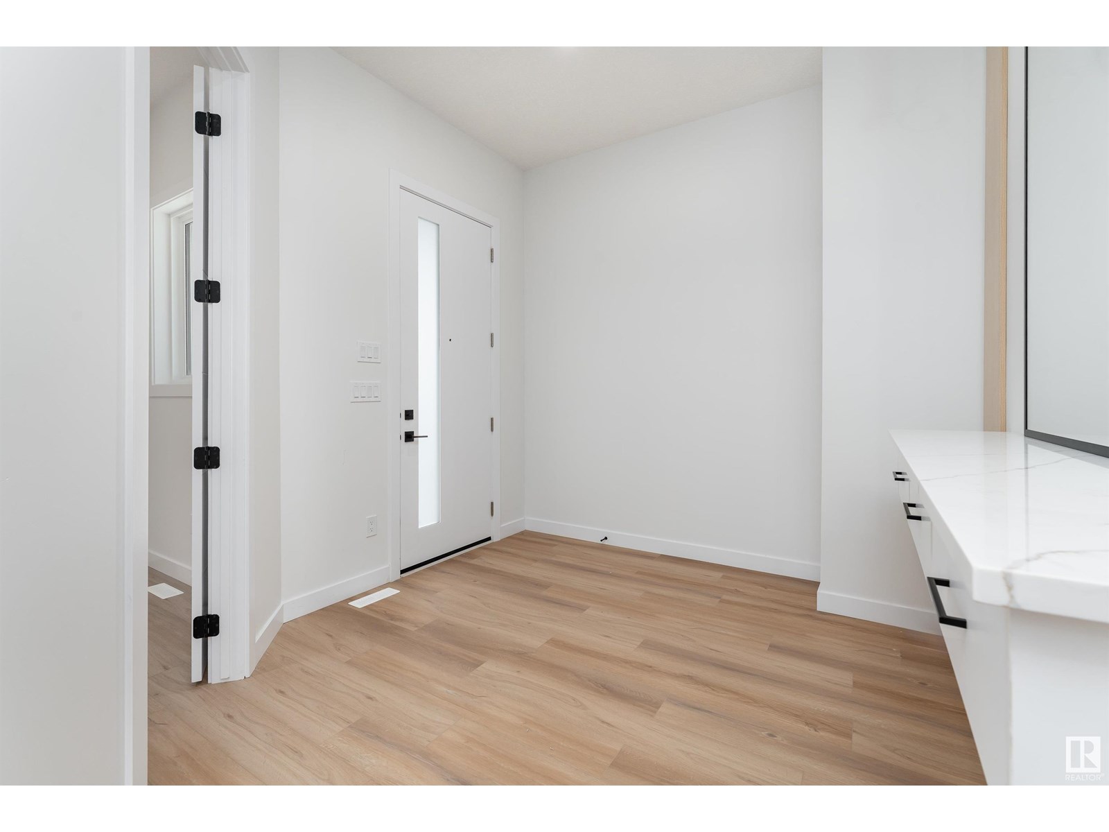 Photo 17 of 147 Graybriar Dr, Stony Plain AB