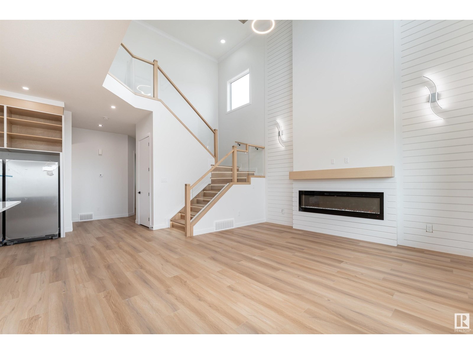 Photo 4 of 147 Graybriar Dr, Stony Plain AB