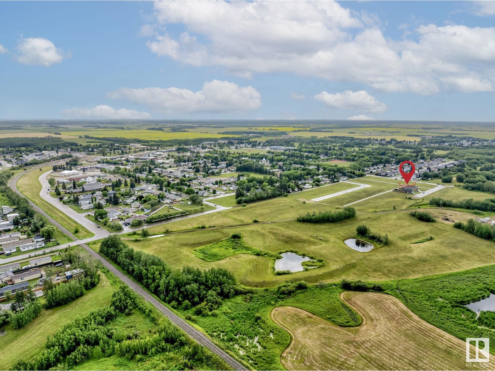 Photo 8 of 5015 55 Ave, Redwater AB