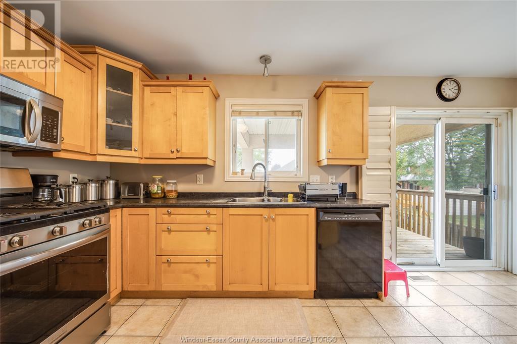 Photo 36 of 160 Branton Crescent, Tecumseh ON