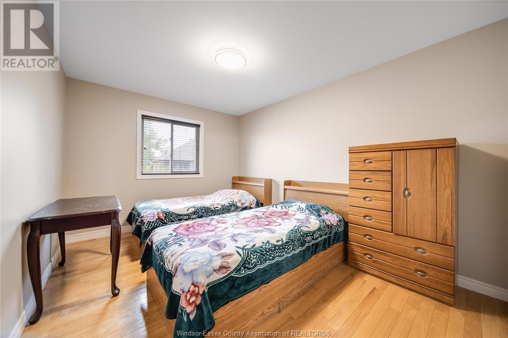Photo 8 of 160 Branton Crescent, Tecumseh ON