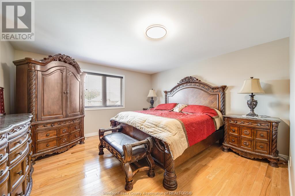 Photo 33 of 160 Branton Crescent, Tecumseh ON