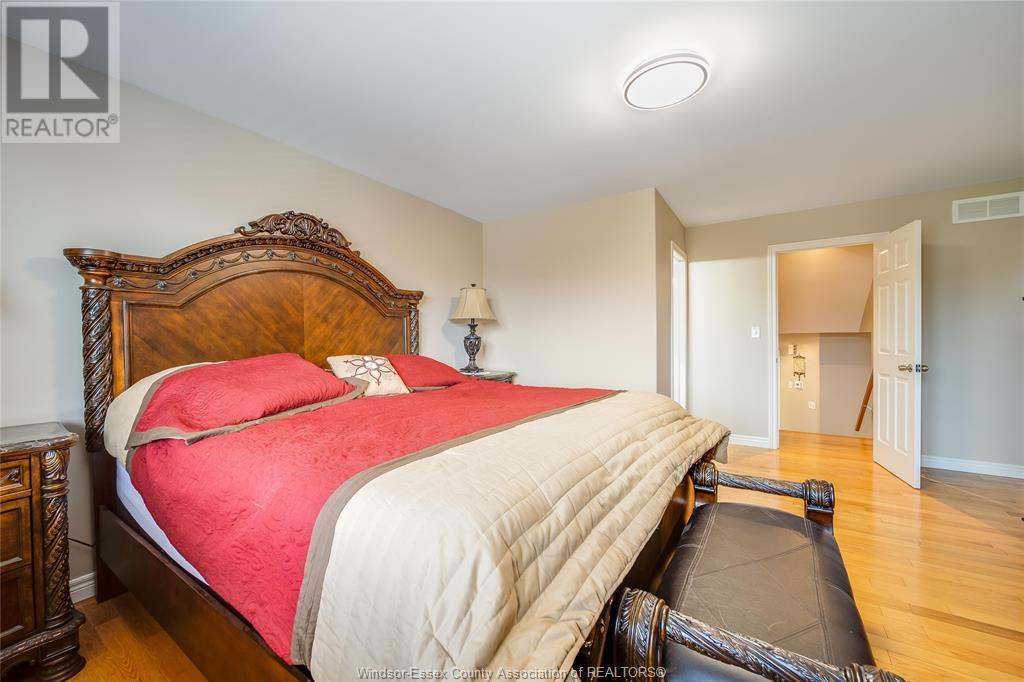 Photo 3 of 160 Branton Crescent, Tecumseh ON
