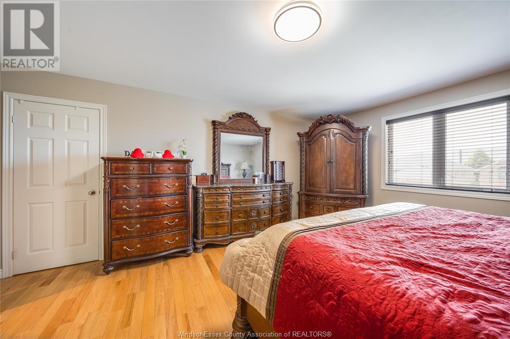 Photo 16 of 160 Branton Crescent, Tecumseh ON