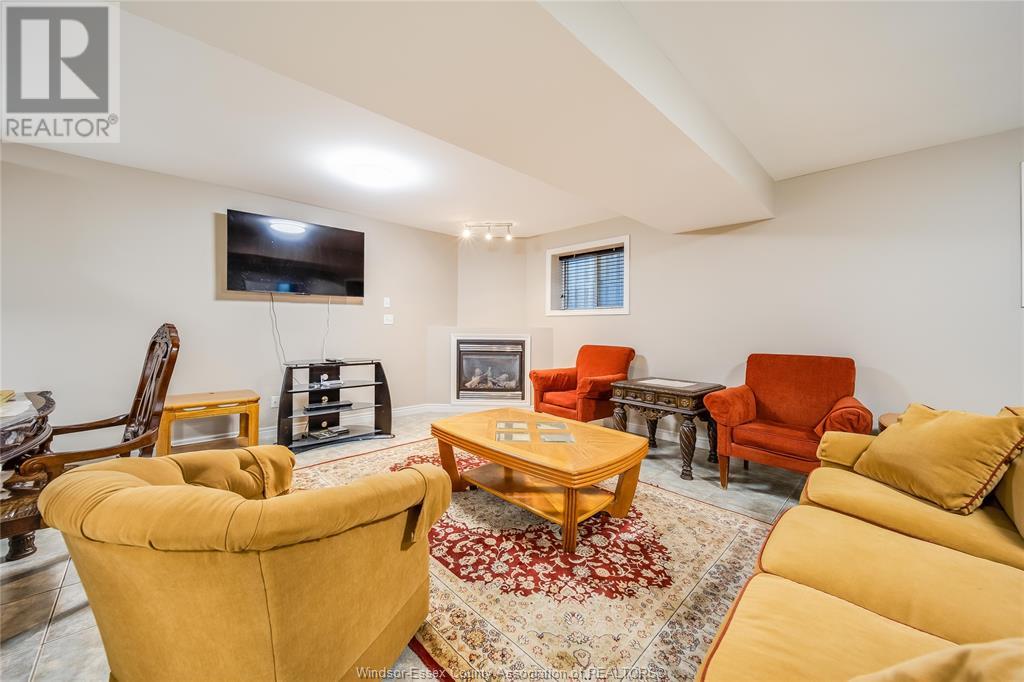 Photo 43 of 160 Branton Crescent, Tecumseh ON