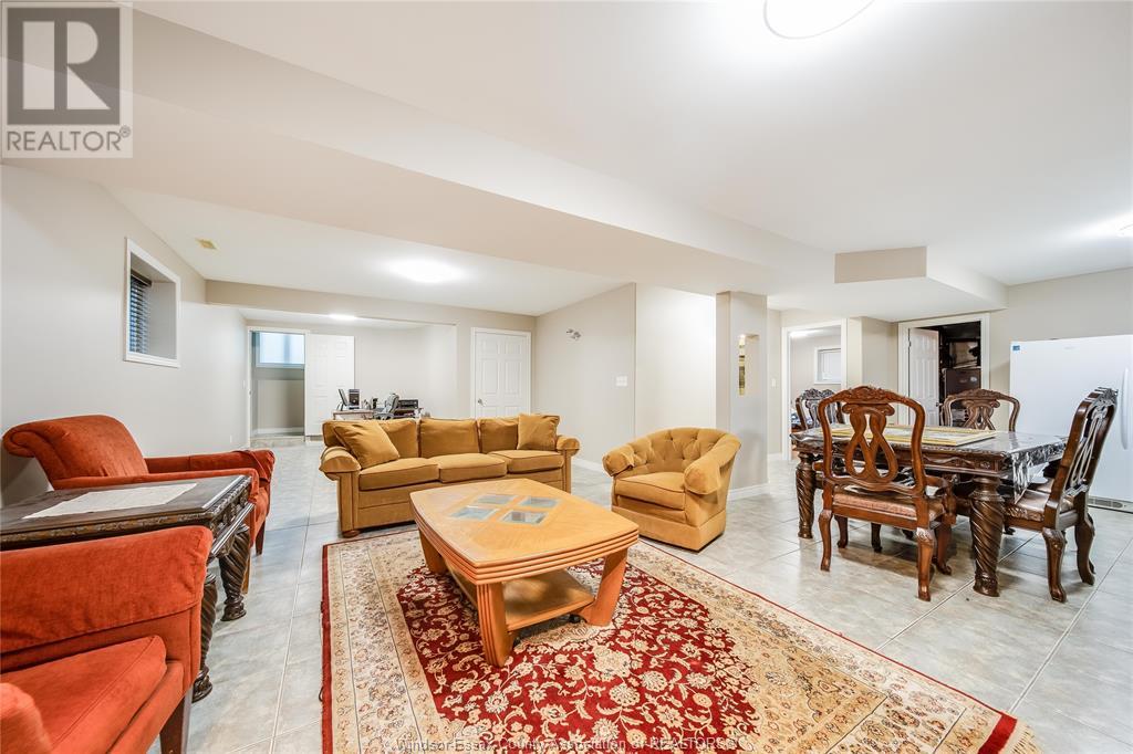Photo 15 of 160 Branton Crescent, Tecumseh ON