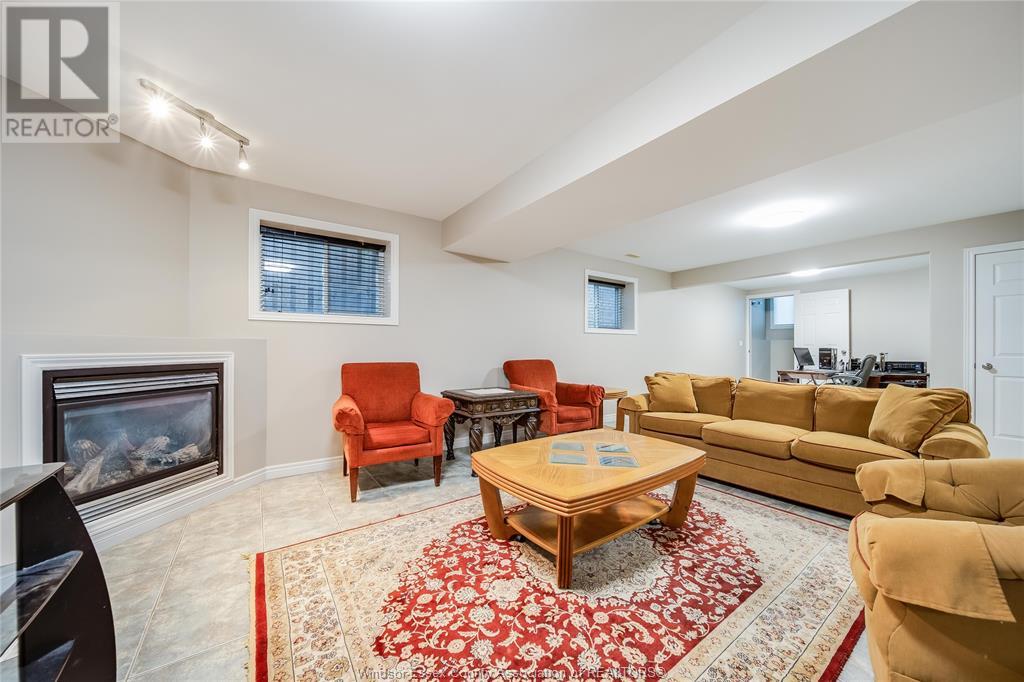 Photo 17 of 160 Branton Crescent, Tecumseh ON