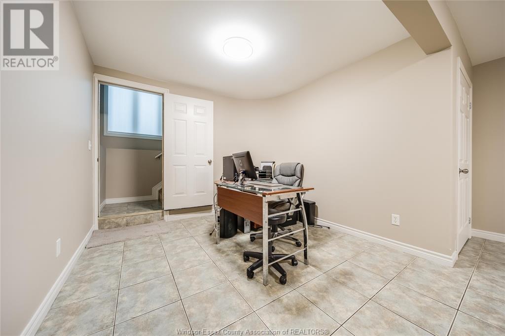 Photo 25 of 160 Branton Crescent, Tecumseh ON